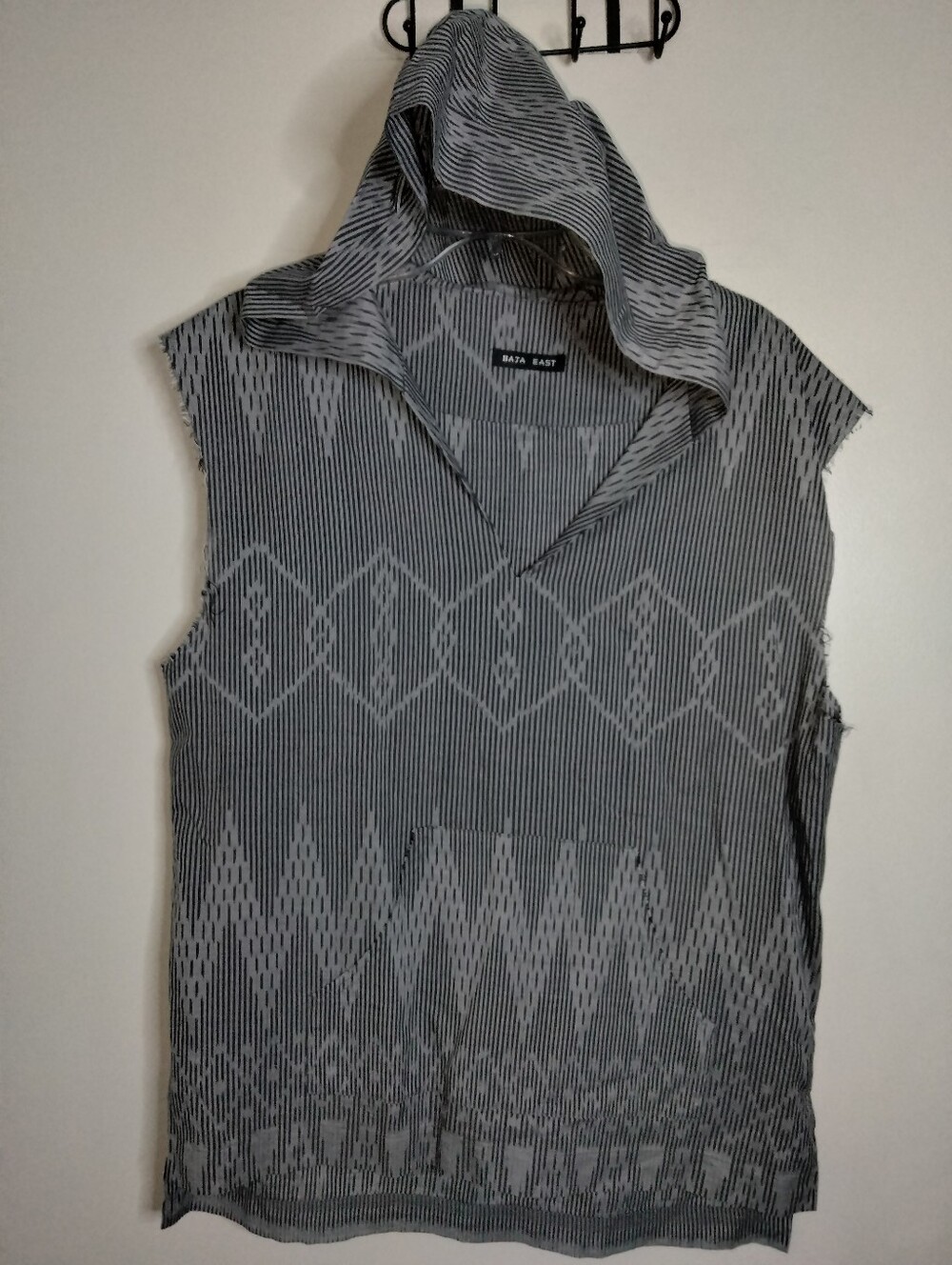 Baja East (Sz 2) Oversized Gray & Black Pattern Pocket Hooded Sleeveless Tank